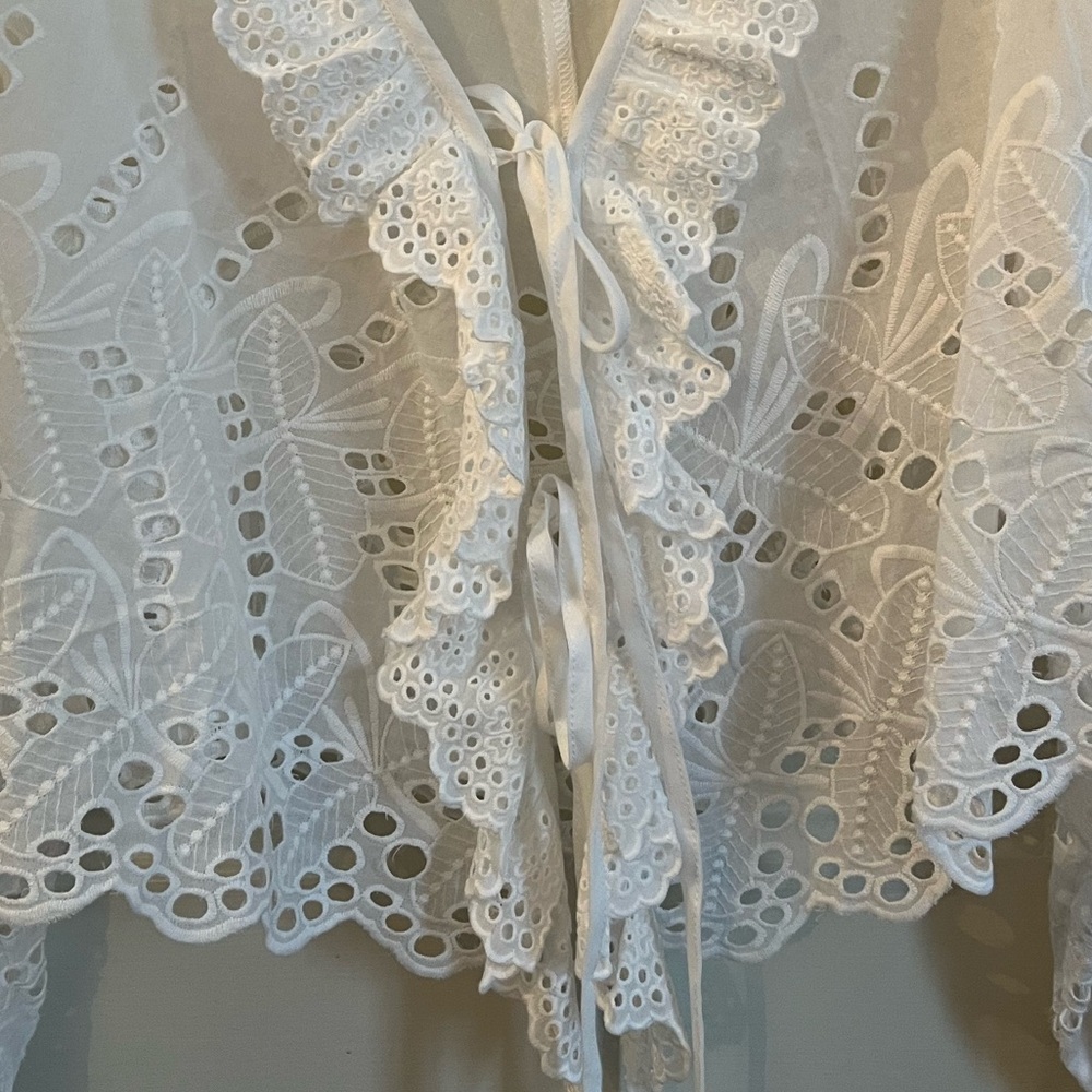 💖Elegant White Eyelet Tie Blouse💖 - Picture 5 of 15